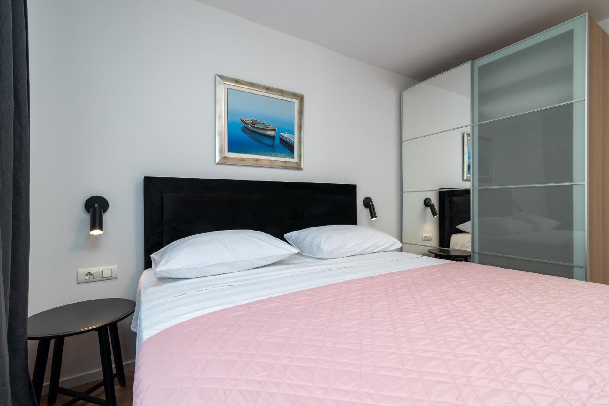 Maca Apartments & Suites Трогир Экстерьер фото