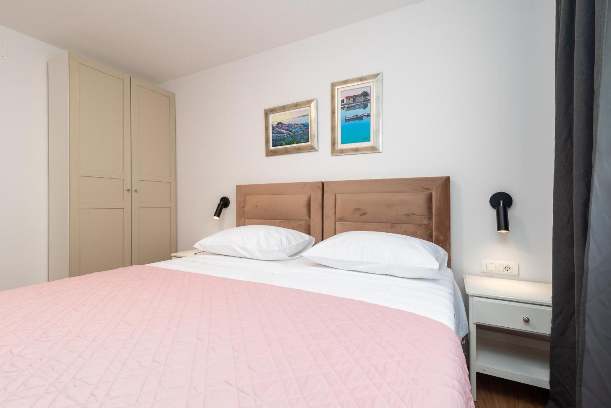 Maca Apartments & Suites Трогир Экстерьер фото