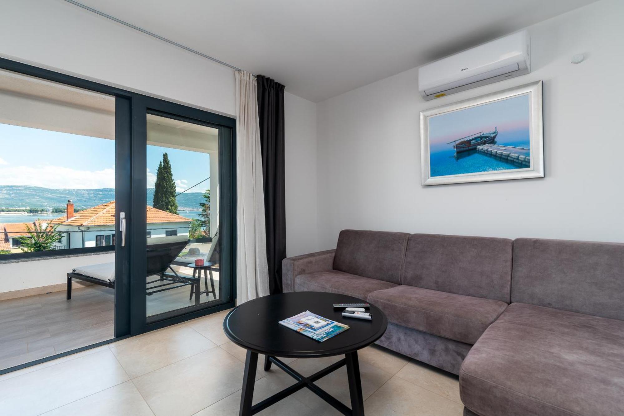 Maca Apartments & Suites Трогир Экстерьер фото