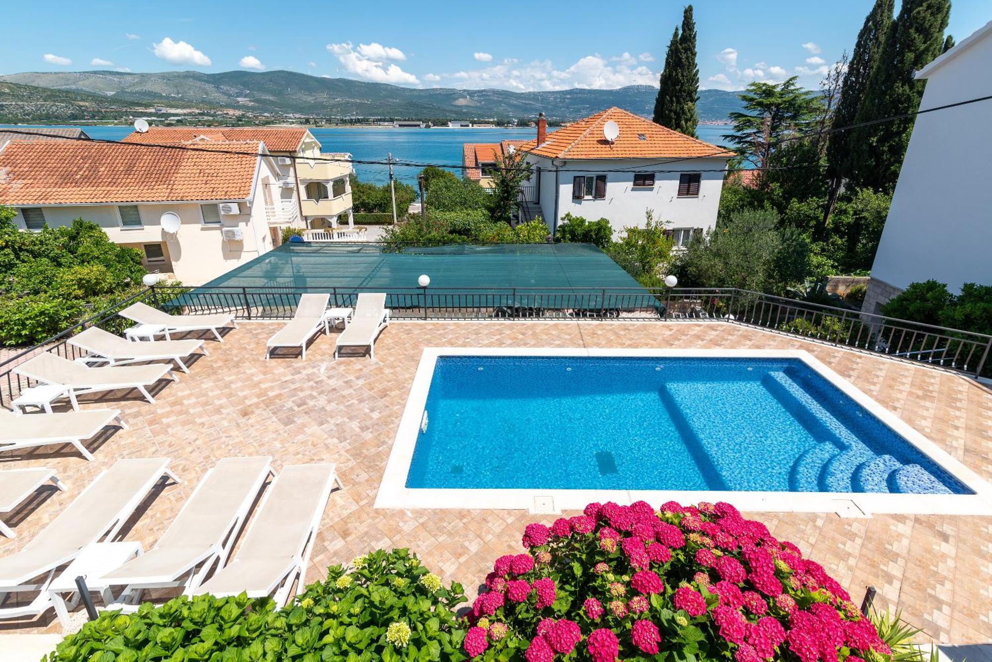 Maca Apartments & Suites Трогир Экстерьер фото