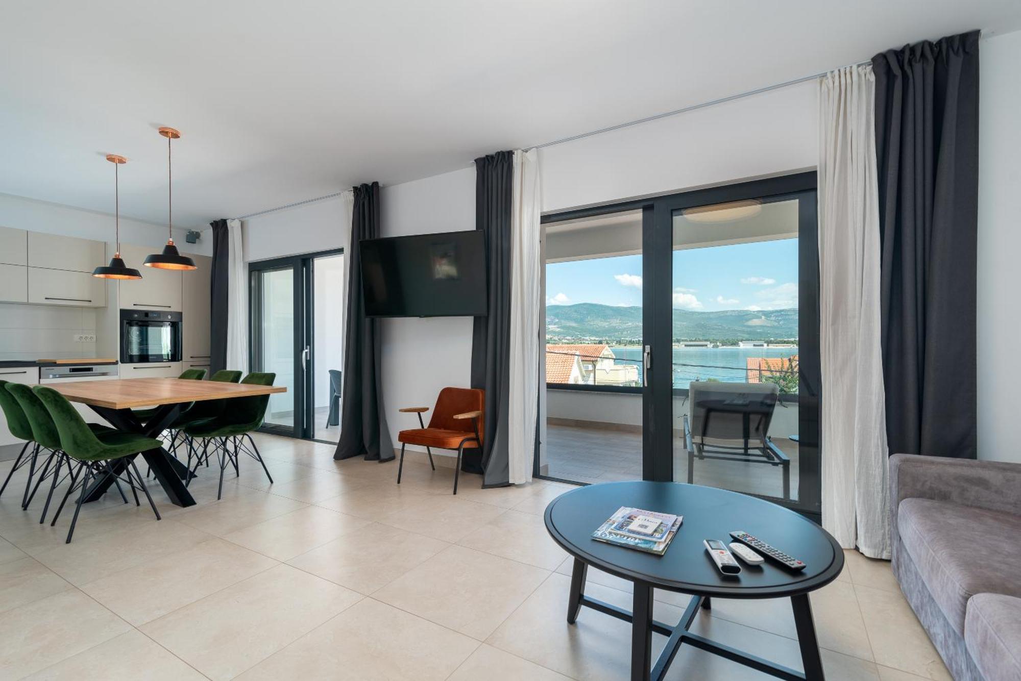 Maca Apartments & Suites Трогир Экстерьер фото