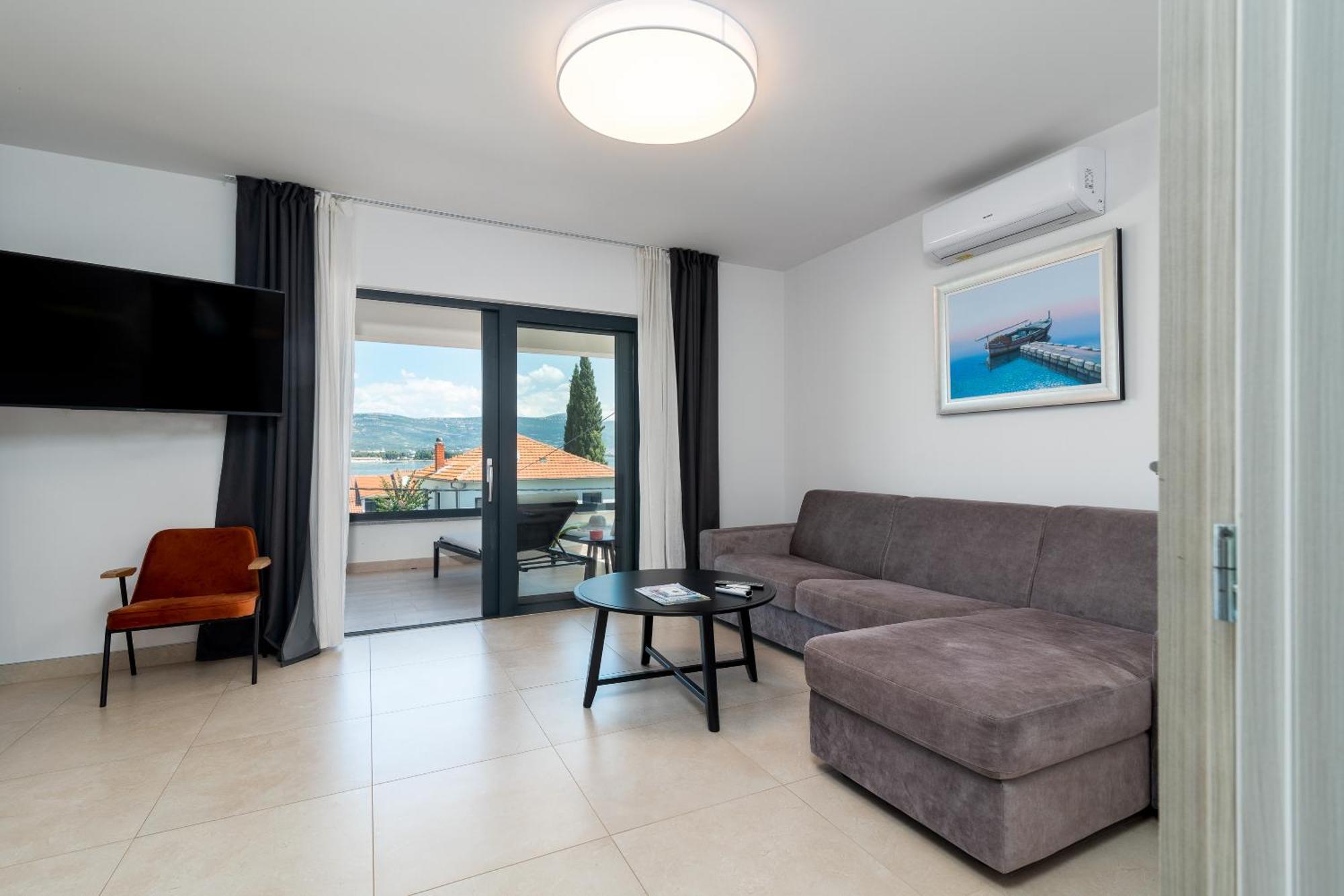 Maca Apartments & Suites Трогир Экстерьер фото