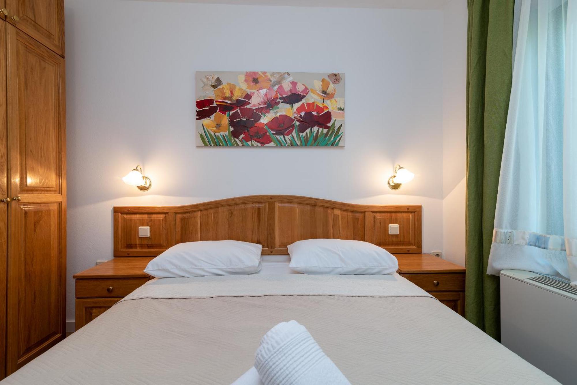 Maca Apartments & Suites Трогир Экстерьер фото