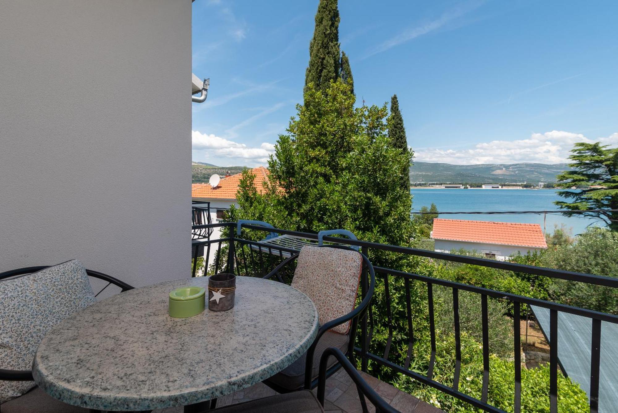 Maca Apartments & Suites Трогир Экстерьер фото
