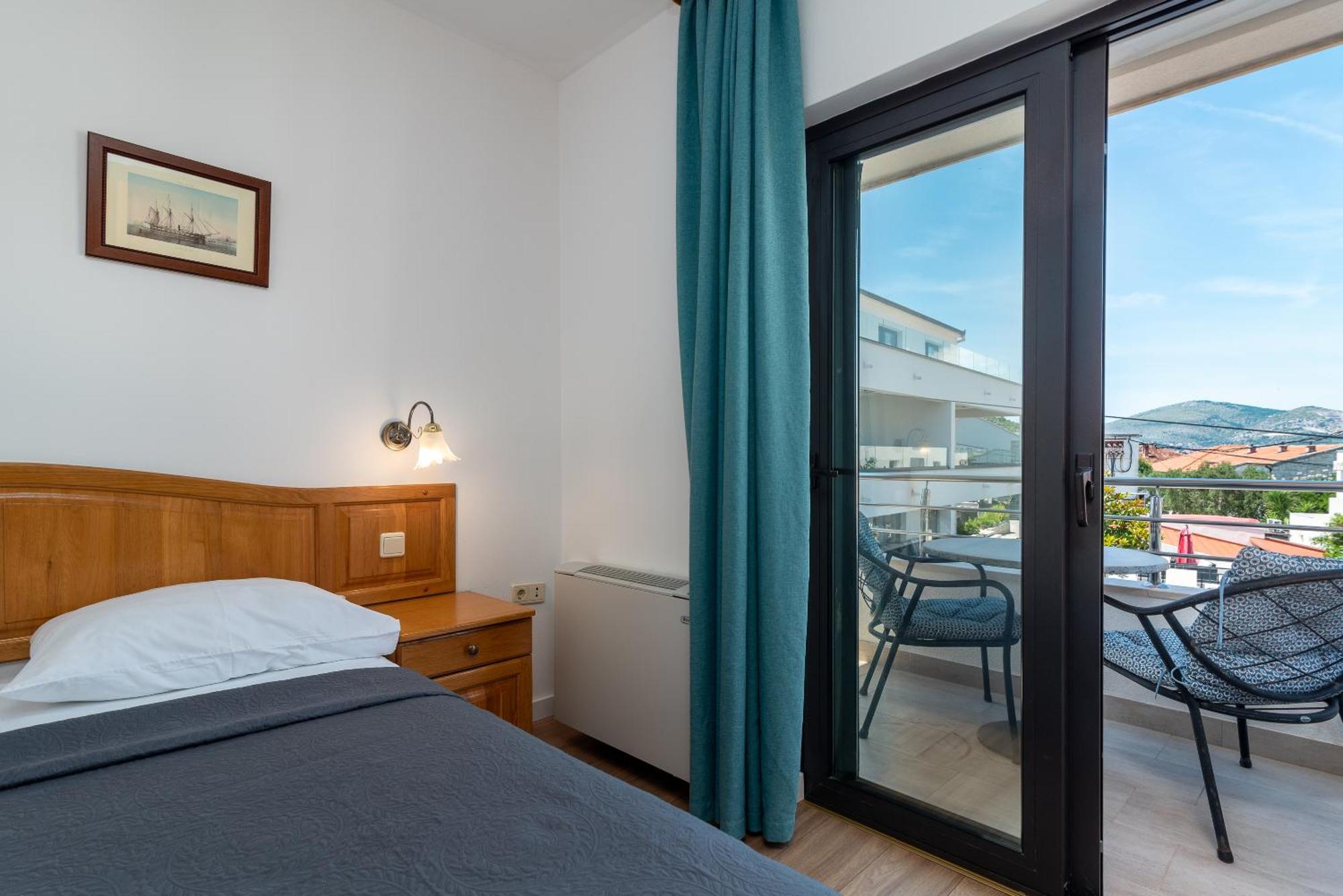 Maca Apartments & Suites Трогир Экстерьер фото