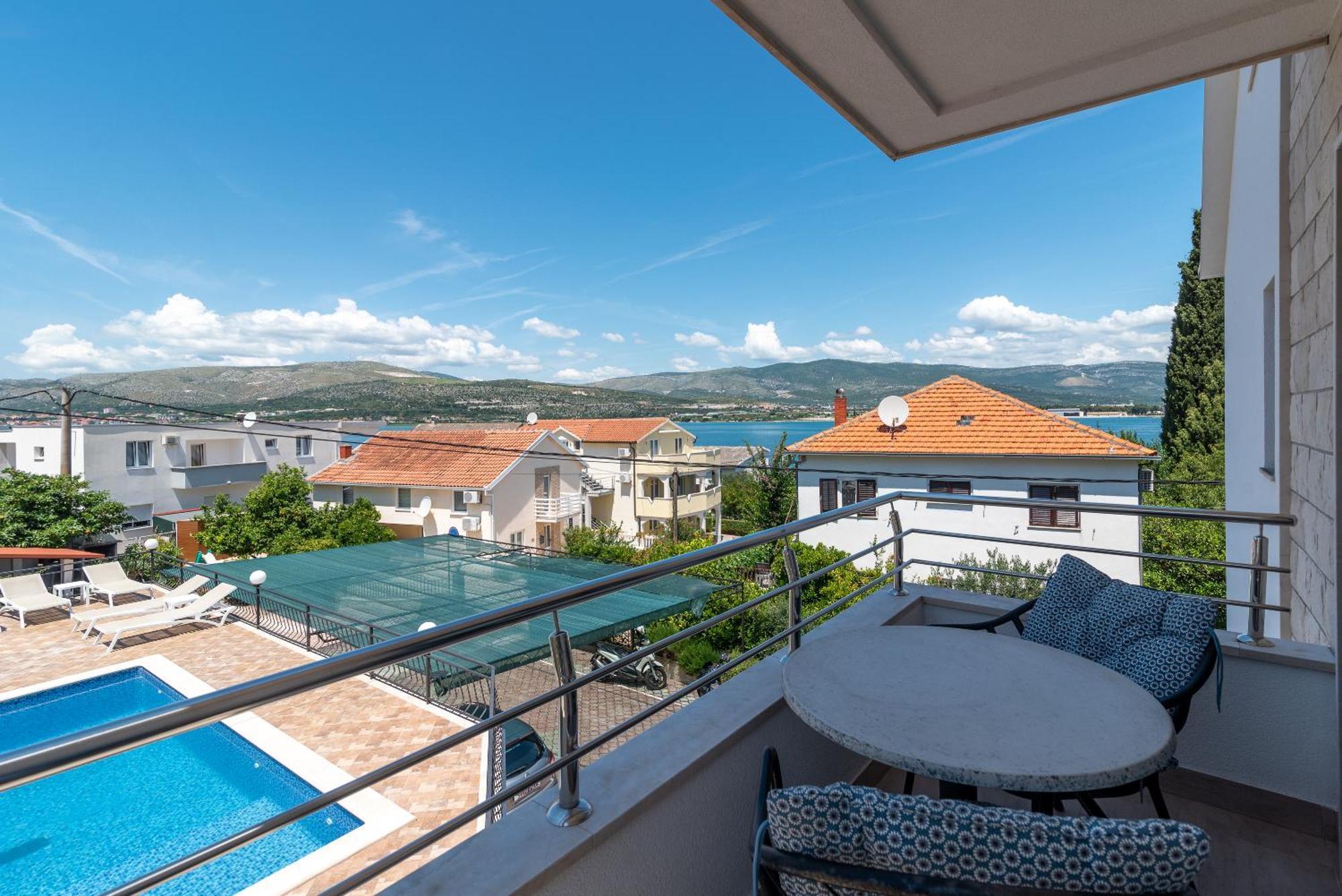Maca Apartments & Suites Трогир Экстерьер фото