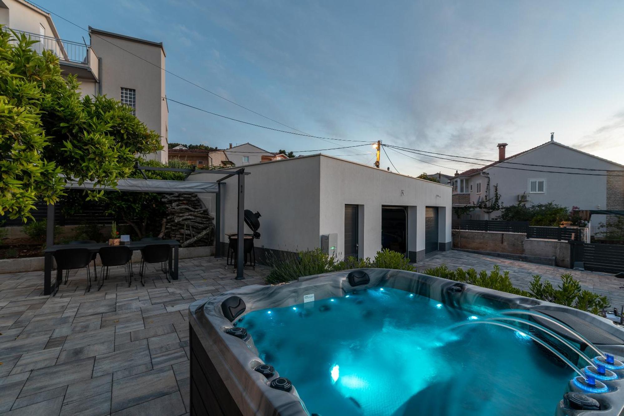 Maca Apartments & Suites Трогир Экстерьер фото